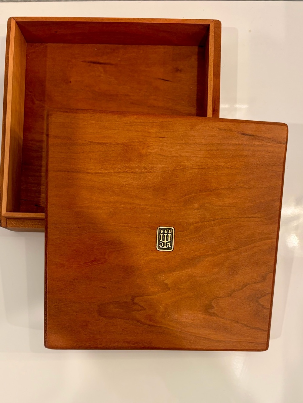NWOT XLARGE JAMES AVERY Wooden Jewelry/Storage/Keepsake Box with Logo - Picture 2 of 2